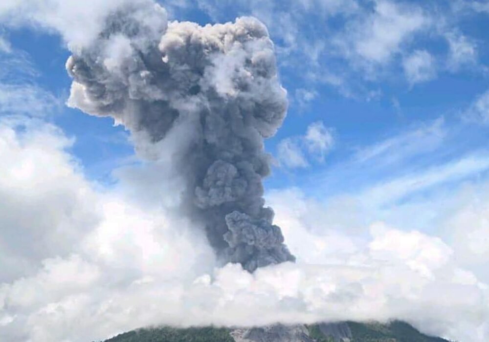 Mt Ibu eruption Indonesia