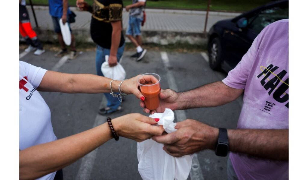 Spain volunteers soup