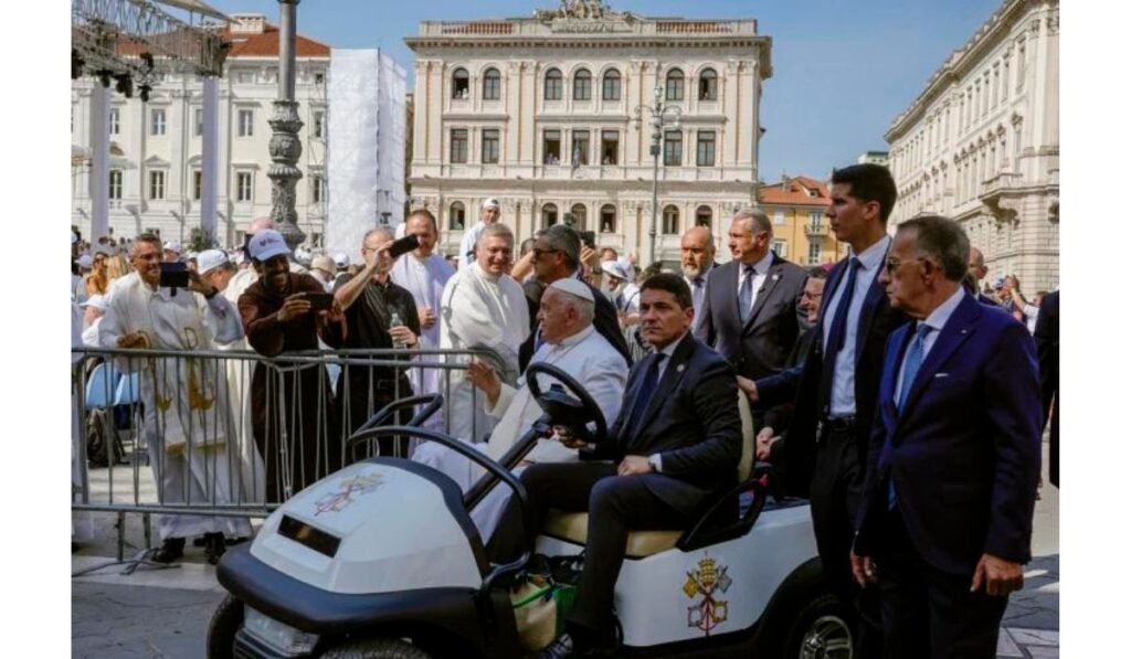 Pope warns populists