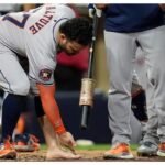 Jose Altuve ejected Padres